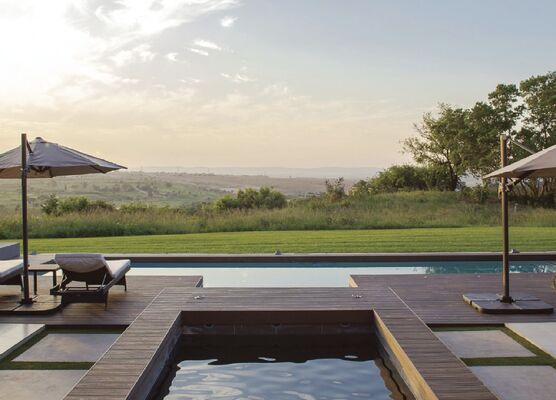 Geleneksel Ahşap Çatlaklardan Daha Ağır Ahşap Plastik Kompozit Çatlak Ateş Direnci Yangın Güvenliği Standartlarını Teak ile Tasarlanmıştır